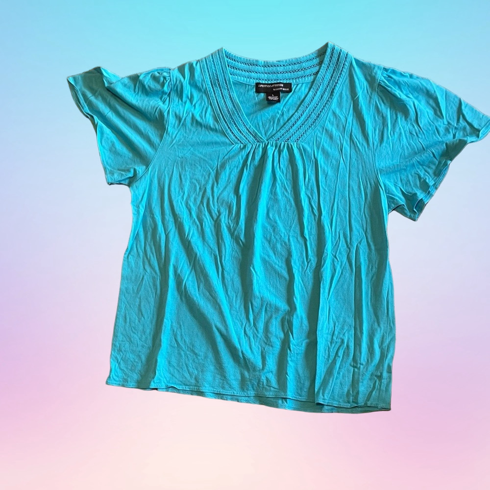 LIFESTYLE ATTITUDE Aqua V-Neck